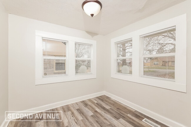 3659 N Euclid Ave
