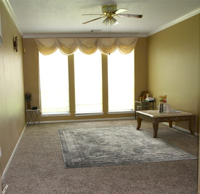 1235 Deer Ridge Dr