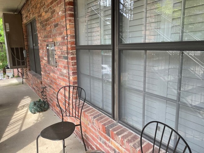 Photo - 2727 Highland Ave