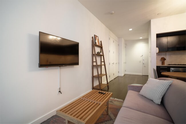 Photo - 95 Wall St Unit SI FL14-ID278479P