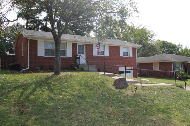 Building Photo - 2906 Brigadoon Pkwy