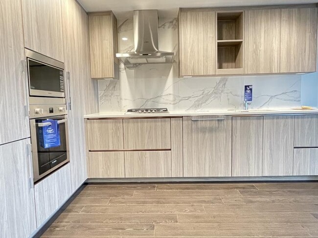 Building Photo - 1 bedroom in Burnaby BC V5C 0N1