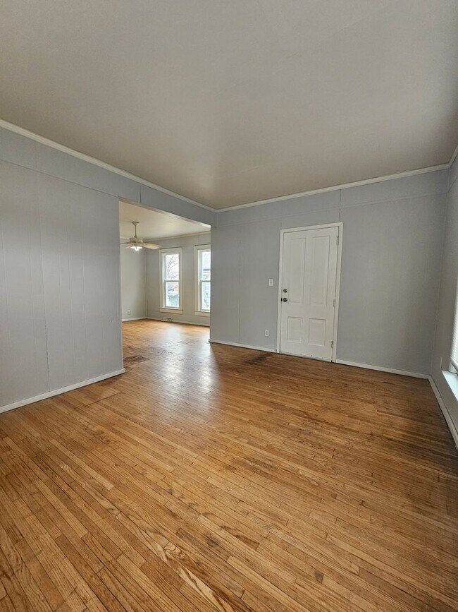 Photo - 1215 1/2 E 12th St Unit 1215 E 12th St