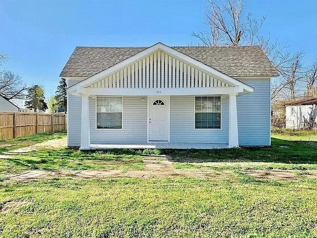 Photo - 211 W Madison St