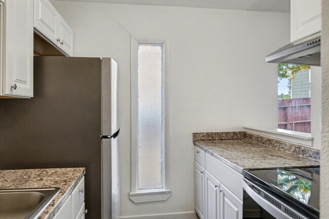 Photo - 4270 Loomis Ave Unit A