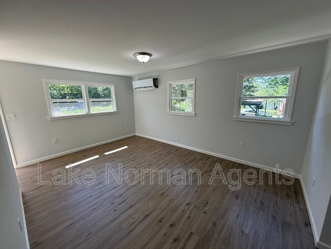 Photo - 2320 Shade Tree St Unit 1