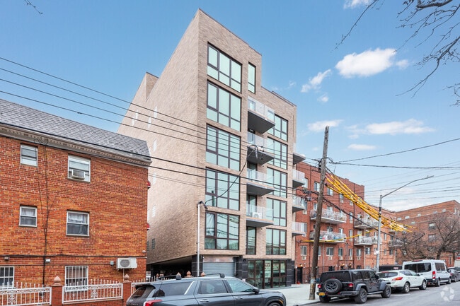 Photo - 93-09 Lamont Ave