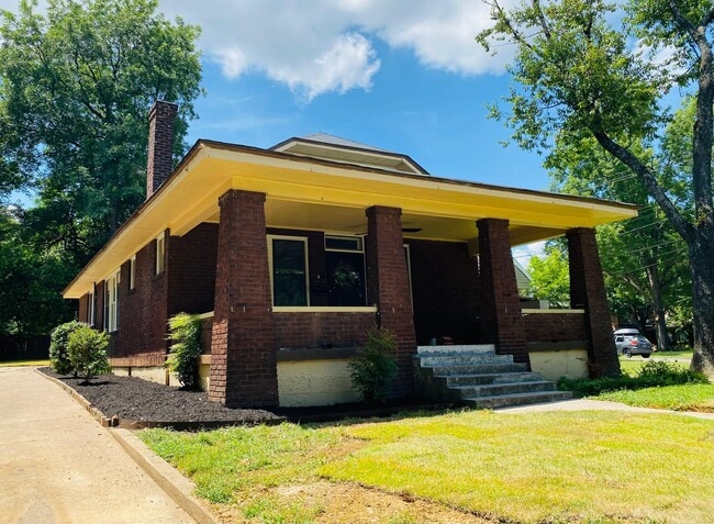 Fresh landscaping around the house - 327 N Willett St Rental