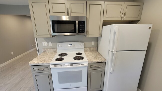 Eat-in kitchen - 12777 Lynn Dr