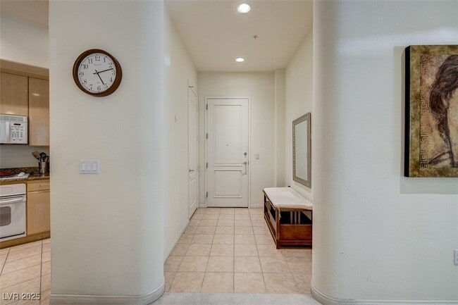 Building Photo - 26 E Serene Ave Unit 120 Rental