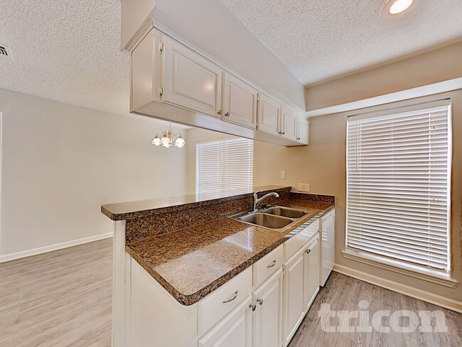 Photo - 5711 Calumet Dr
