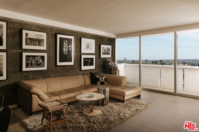 Photo - 8787 Shoreham Dr Unidad 805