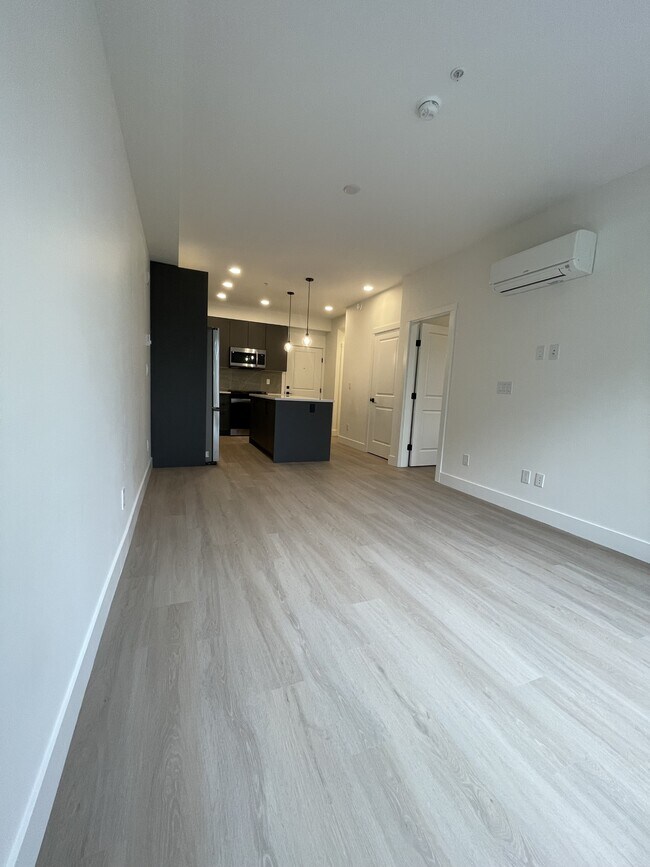 Photo - 3480-146A 146A St