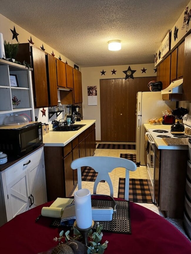 Photo - Cozy 1-Bedroom, 1-Bath Apartment in Onalaska - Perfect Location! $950 Available12/01/2025 Unit 558 Braund Street -  23