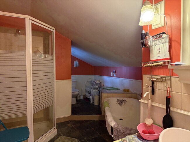 Photo - 5715 Royal Oak Ave