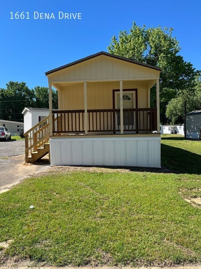 Building Photo - 1661 Dena Dr