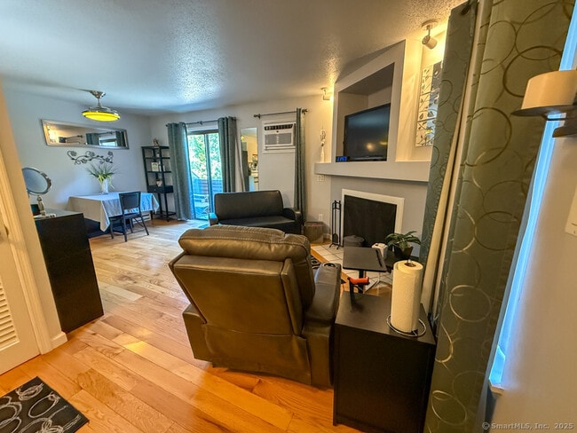 Photo - 55 Cross St Unit C9