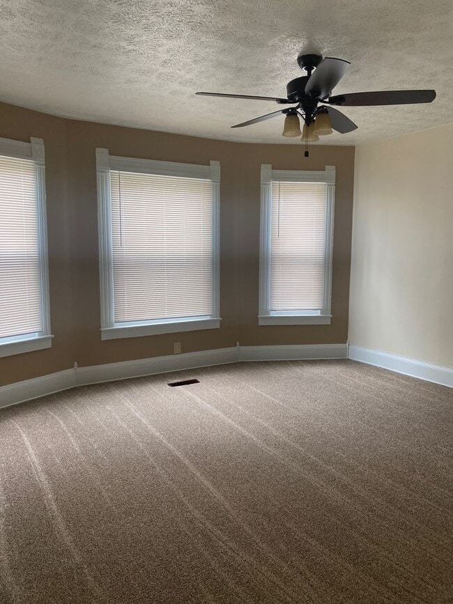 Photo - 30 Hancock St SE