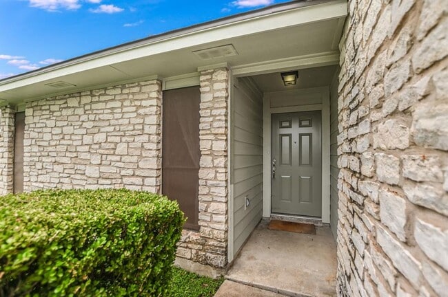 Building Photo - 3704 Bannockburn Dr Rental