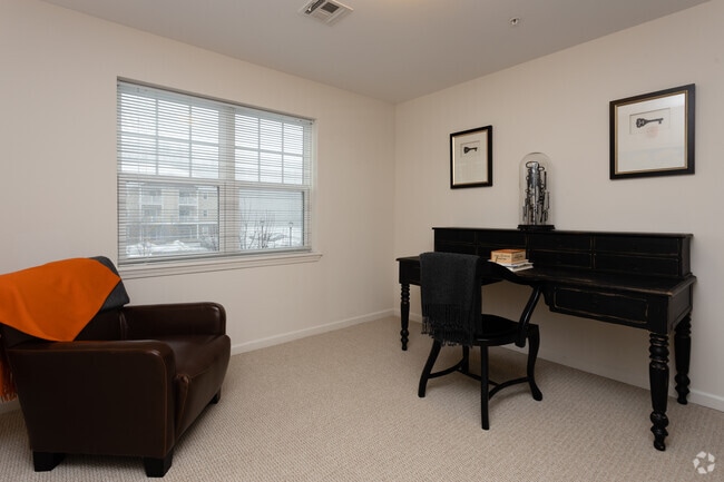 2BR, 2BA - Summit at Glenwyck