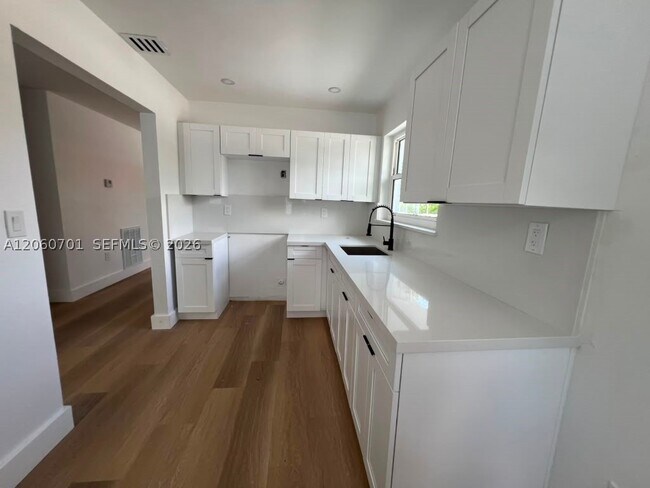 1239 SW 22nd Ave