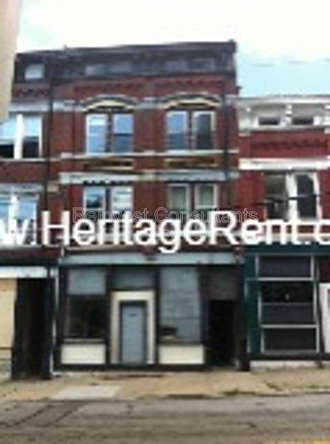 Building Photo - 1042 Marshall Ave Unit 4