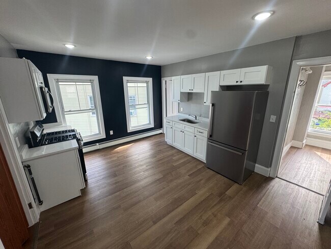 Kitchen - 138 Jewett St Unit 2