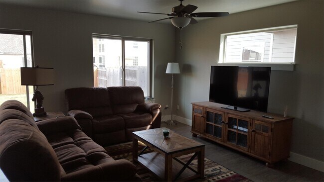 Photo - 726 Forest Glen Dr