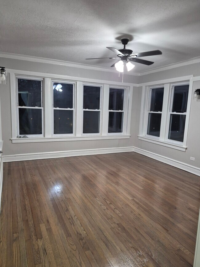 Photo - 3523 N Whipple St Unit 2