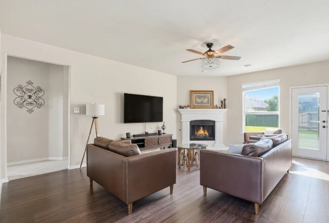 Photo - 2615 Gum Tree Trl