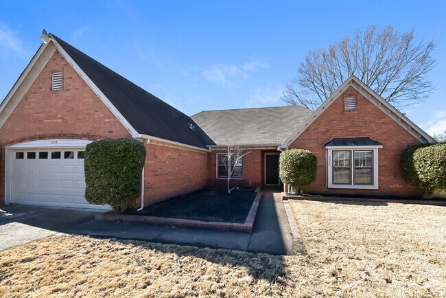 Building Photo - 2025 Westbriar Dr Rental
