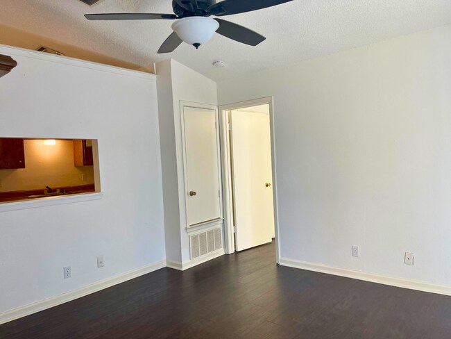 Photo - Woods Hole 14506-14508 Unidad 14506