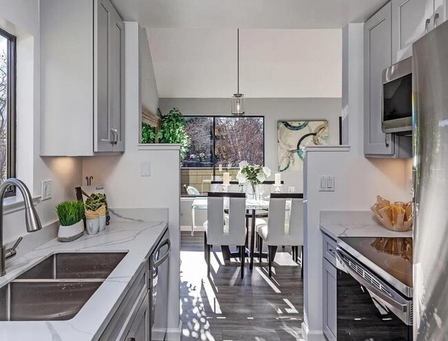 Photo - 1157 Shoreline Dr