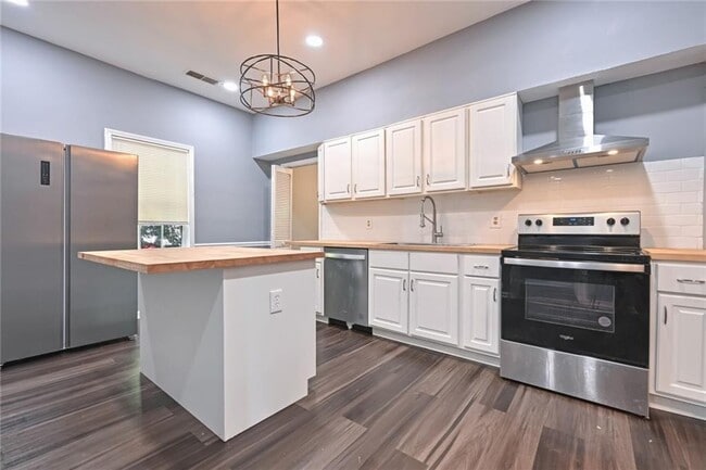 Photo - 7880 Rivertown Rd
