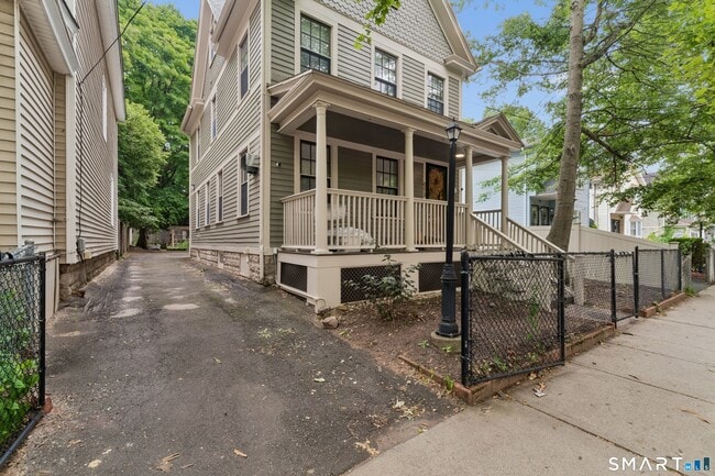 Photo - 653 Winchester Ave