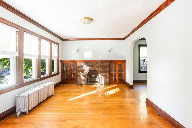 Photo - 2152 W Webster Ave