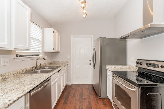 Photo - 1864 Shannon Lake Dr