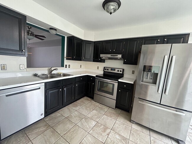 Townhome For Rent in Lancaster - Townhome For Rent in Lancaster