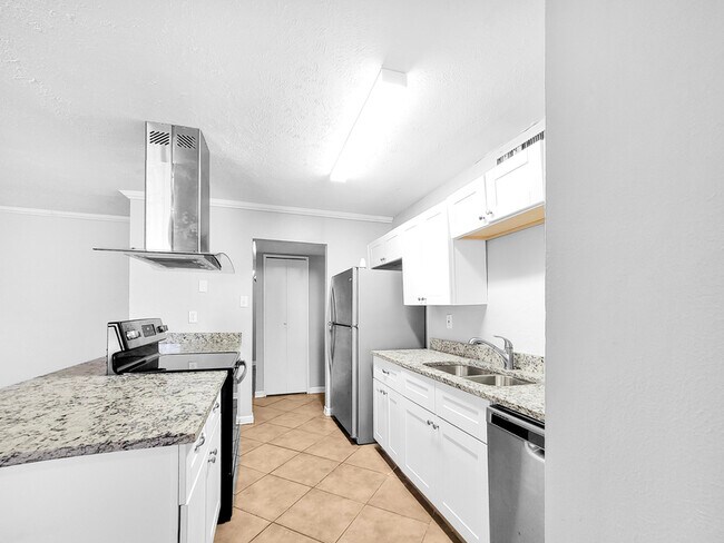 Photo - 918 Clark Trail