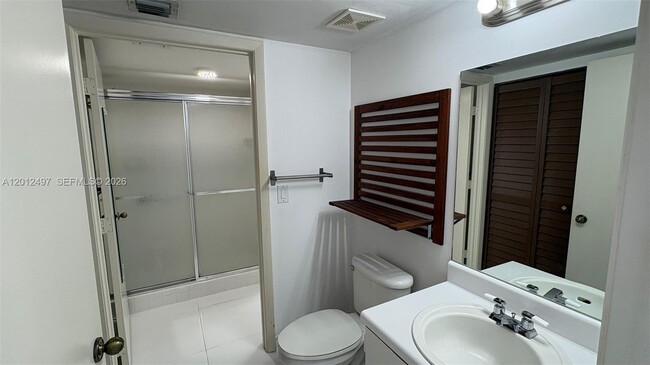 Photo - 9560 Weldon Cir Unidad J308