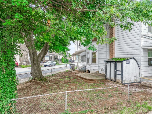 Photo - Spacious 3-bedroom, 1-bath home available now!