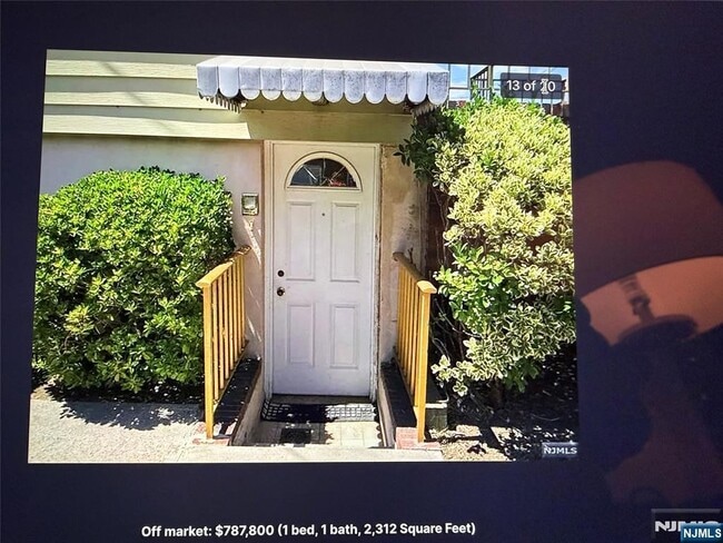 Photo - 256 Hudson Pl