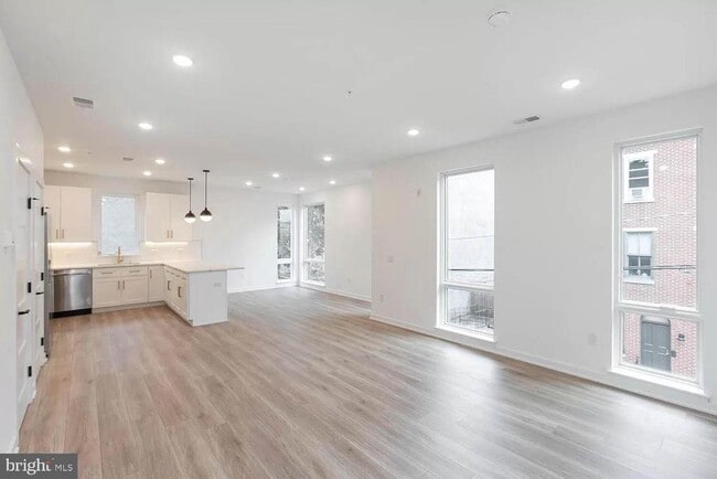 Photo - 719 N 16th St