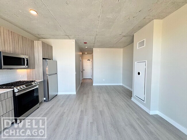 Photo - 4613 N Broadway St