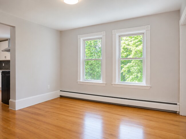 Photo - 100 Woodstock St