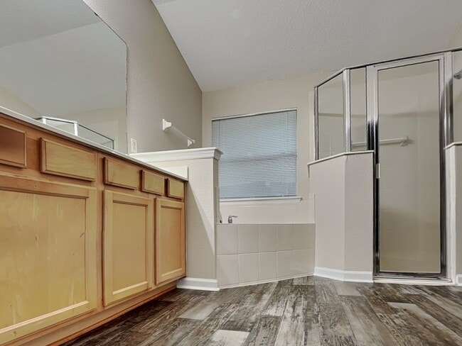 Photo - 916 Bonaparte Landing Ct