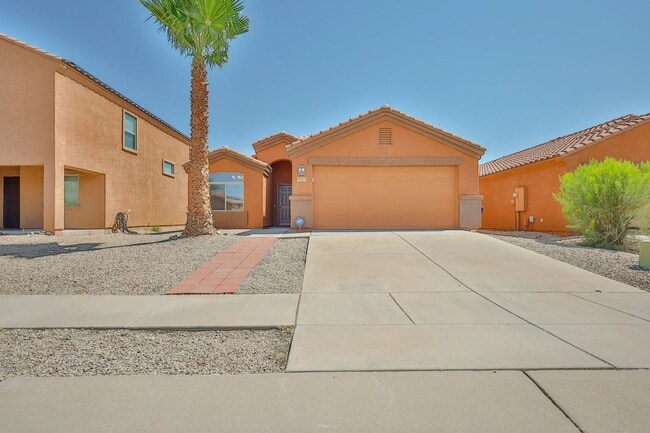 Building Photo - 3 Bedroom 2 Bathroom Rental