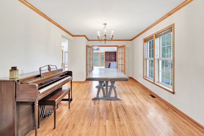 Photo - 142 Meadow St
