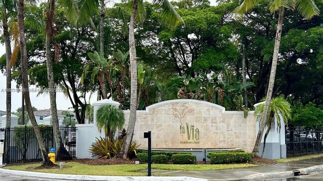 Building Photo - 155 NW 96th Terrace Unit 2-201