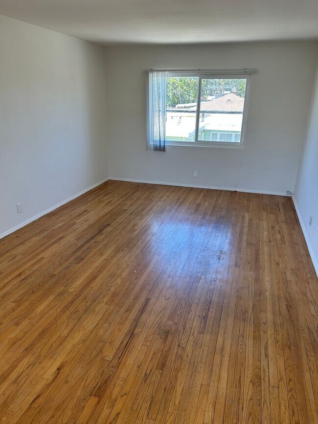 11401 WASHINGTON PL